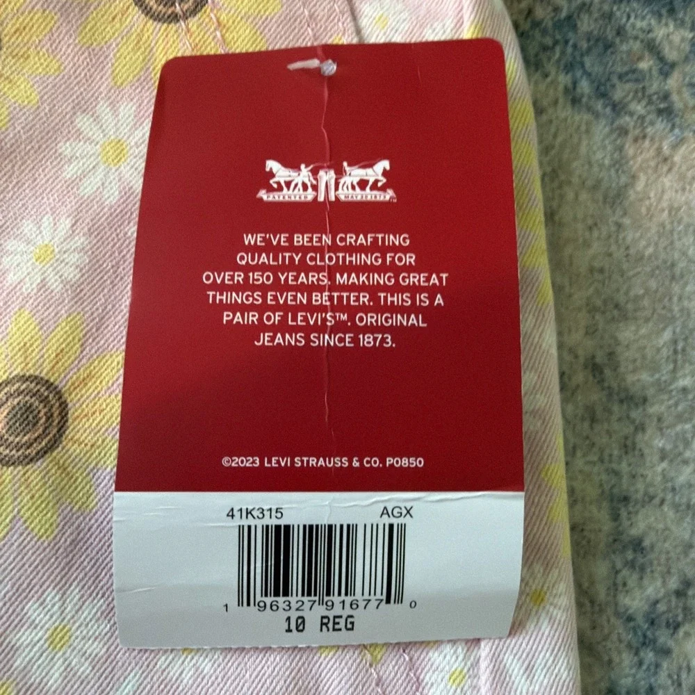 NWT Levis High Loose Shorts girls size 10, pink, white and yellow